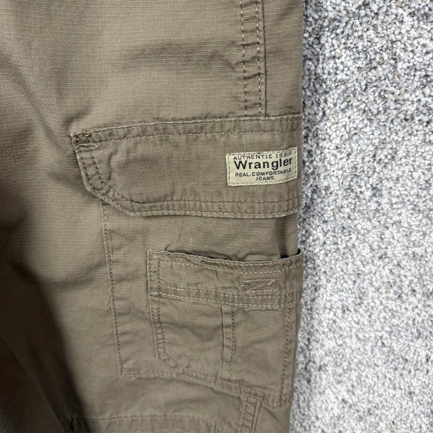 Wrangler Wrangler Cargo Shorts Mens 44 Khaki Canvas Earthy Utilitarian Workwear Gorpcore Size US 44 / EU 60 - 6 Thumbnail