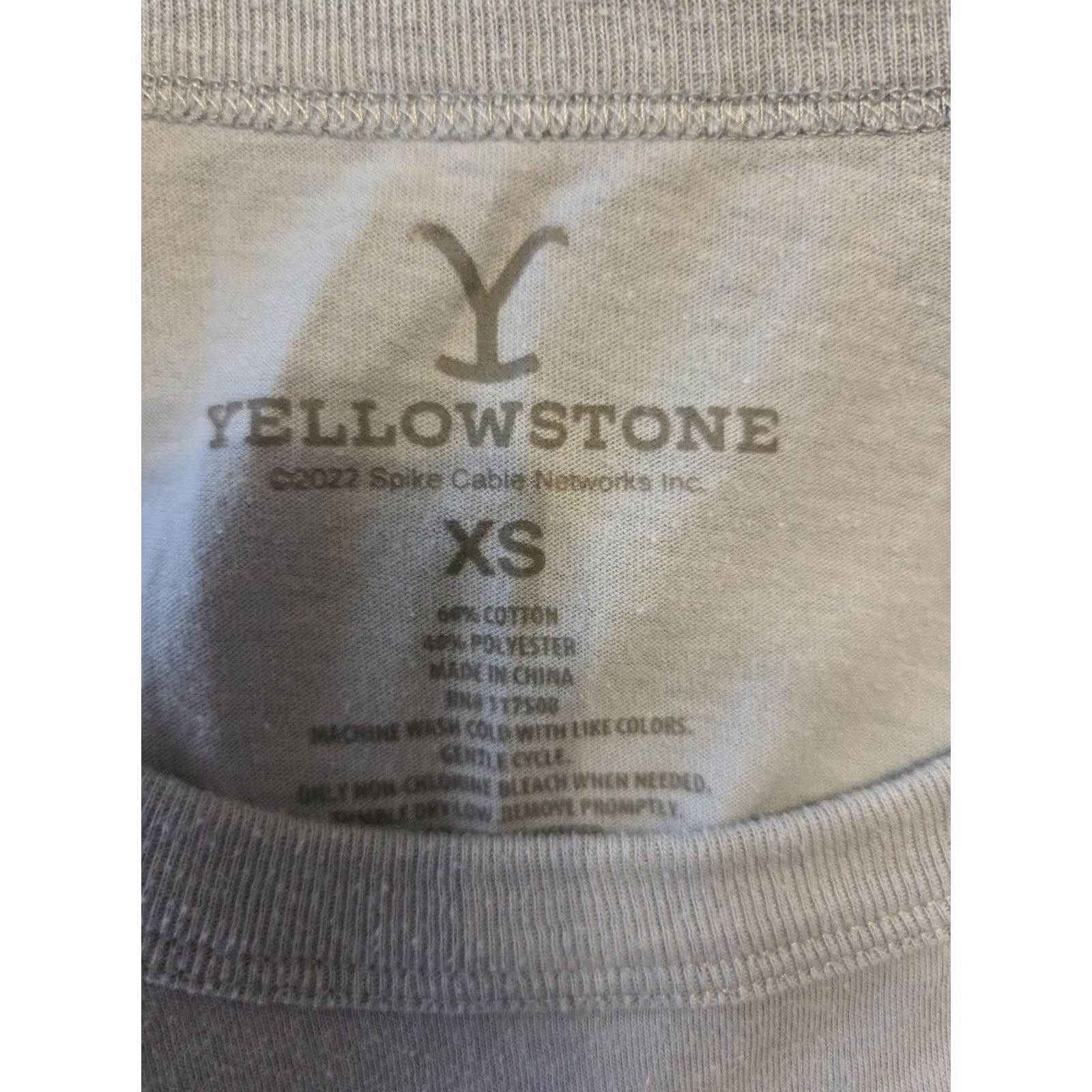 Vintage Yellowstone Dutton Ranch TV Shirt Womens XS Blue Montana Short Sleeve T Size XS / US 0-2 / IT 36-38 - 2 Thumbnail