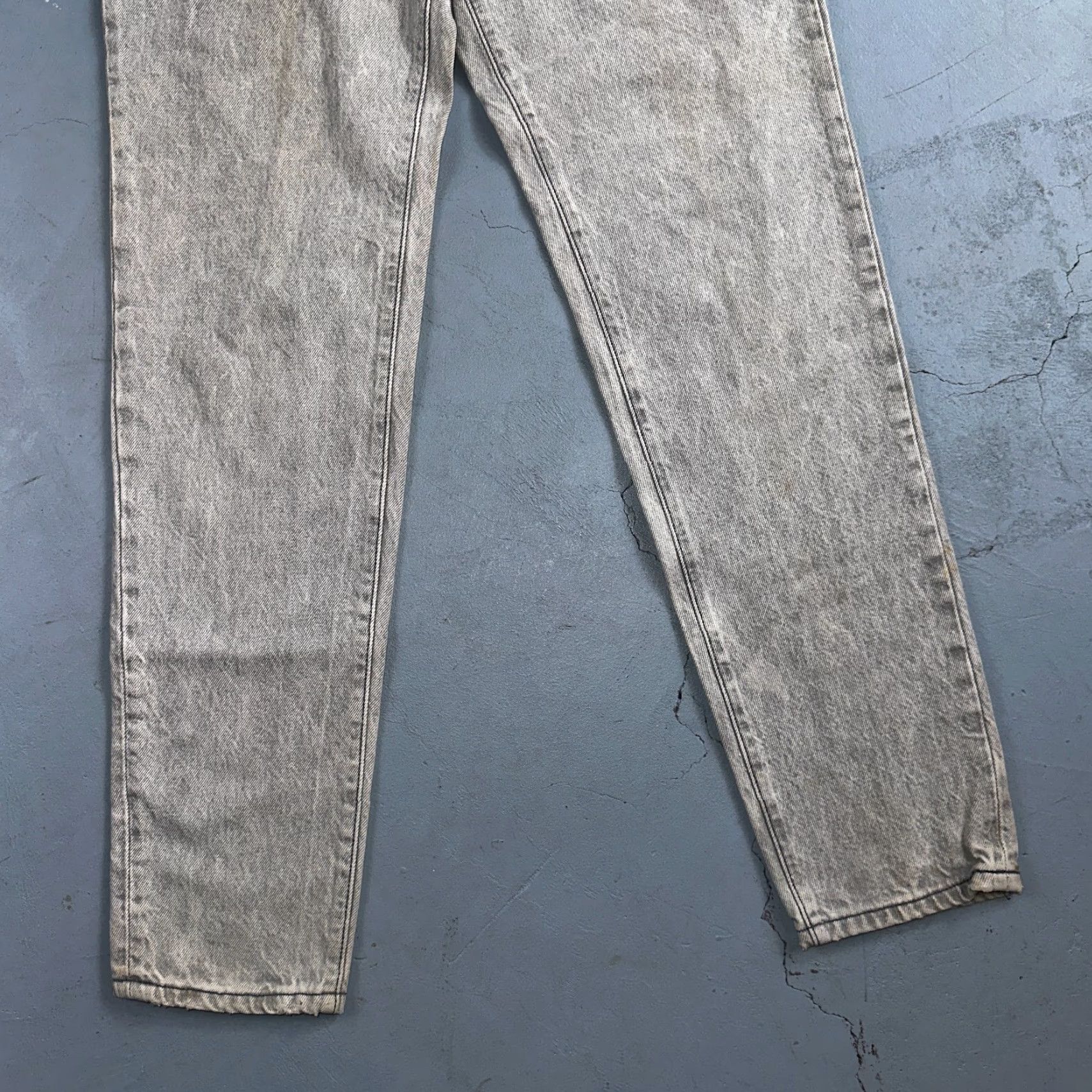 Levi's VINTAGE Levis 501 Jeans Women's Gray Acid Wash 22x29 Button Fly 5 100% Cotton USA Size 27" / US 4 / IT 40 - 3 Thumbnail
