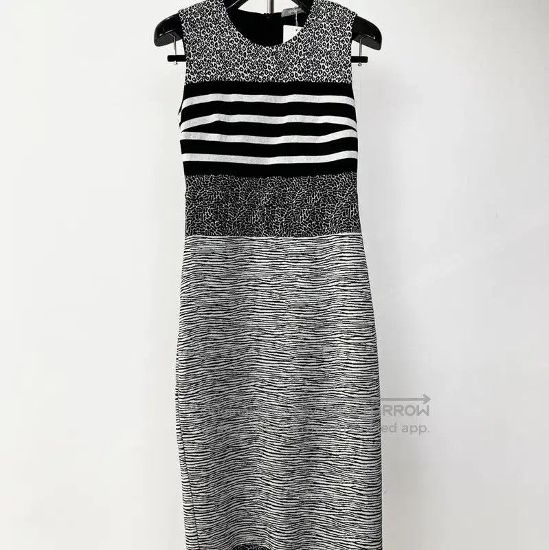 Max Mara MaxMara Gray Patterned Women's Dress . Size M / US 6-8 / IT 42-44 - 1 Thumbnail