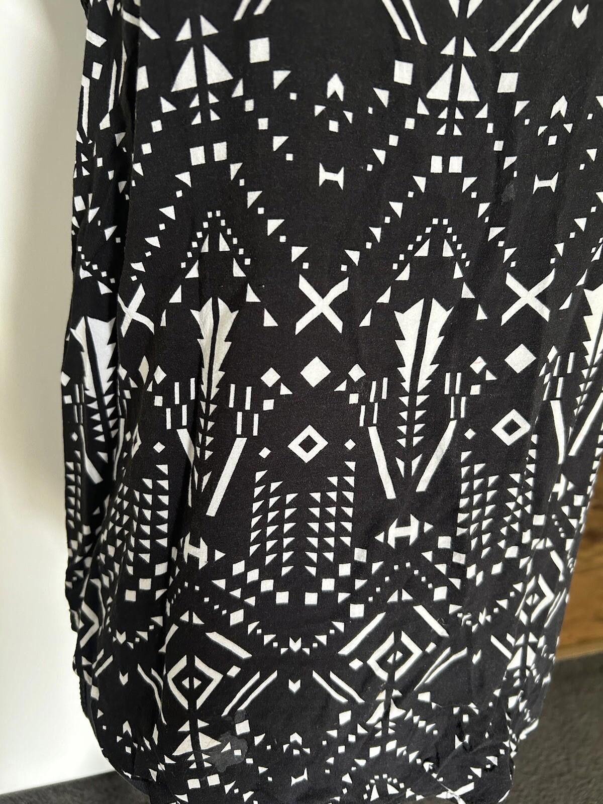 Designer Decjuba singlet Top Black & White Aztec Print - Size L (002) Size L / US 10 / IT 46 - 2 Thumbnail