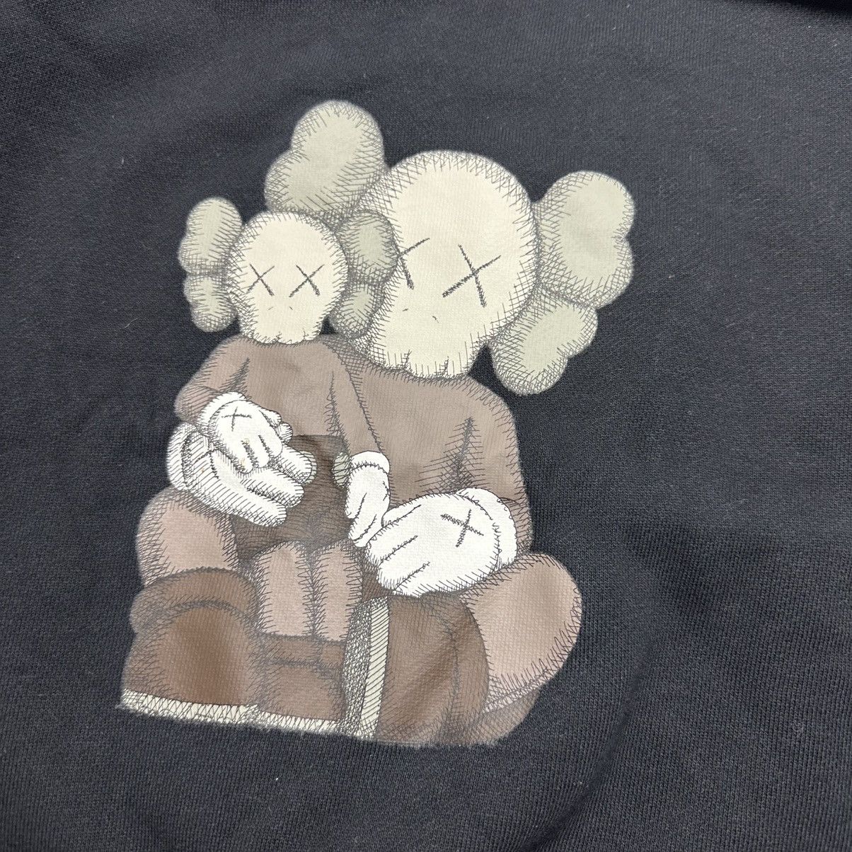 Kaws × Uniqlo rare uniqloxkaws sweatshirt Size US S / EU 44-46 / 1 - 2 Thumbnail