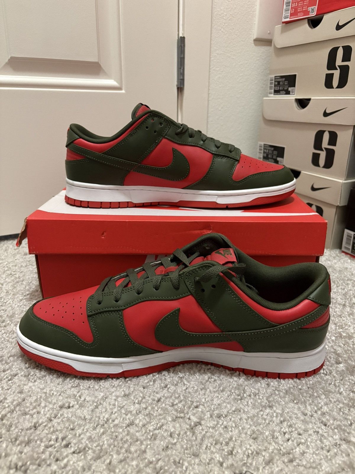 Nike Dunk Low Retro Mystic Red Cargo Khaki Size US 13 / EU 46 - 2 Thumbnail