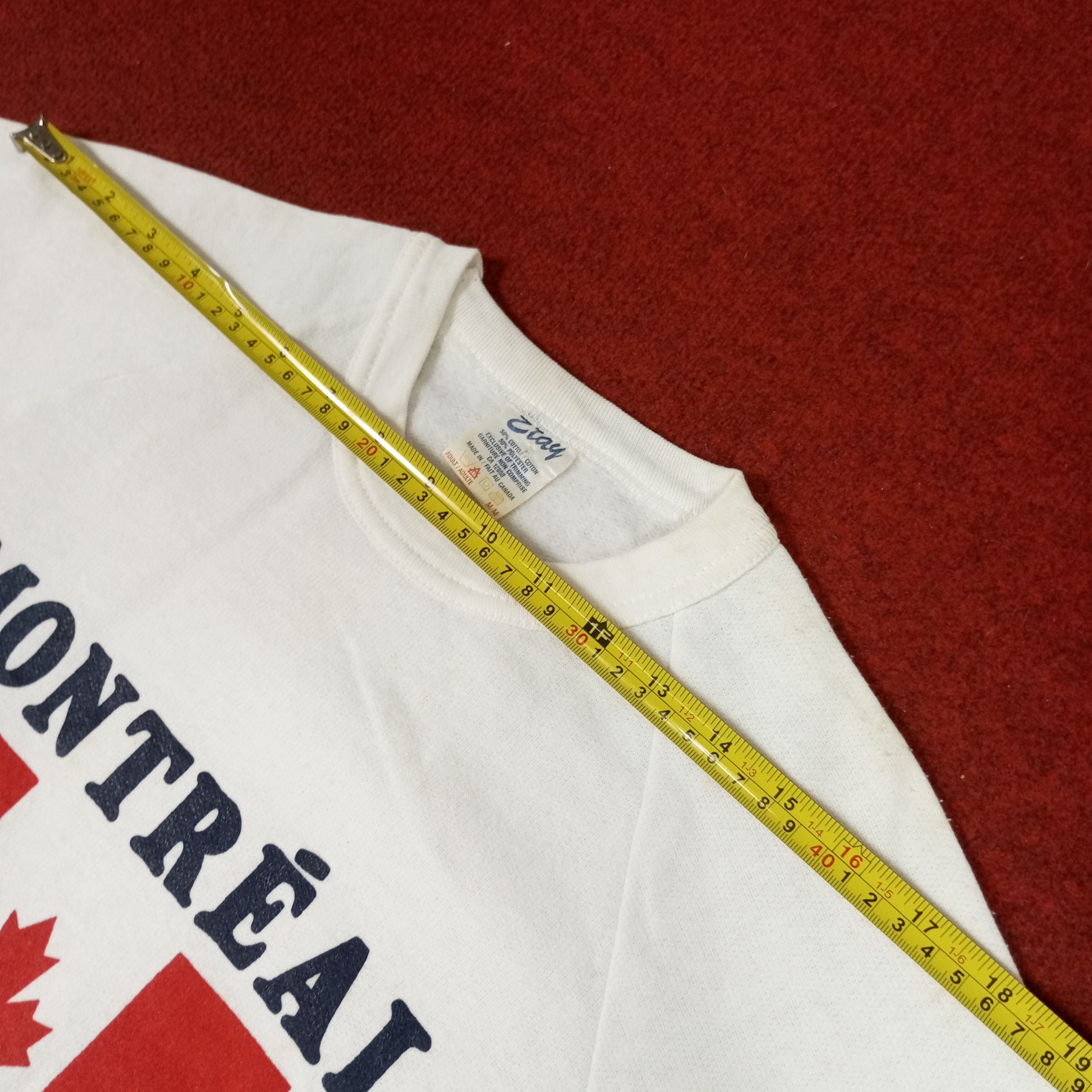 Vintage Montreal Canada Center Flag Design Vintage Sweatshirt Size US S / EU 44-46 / 1 - 16 Thumbnail
