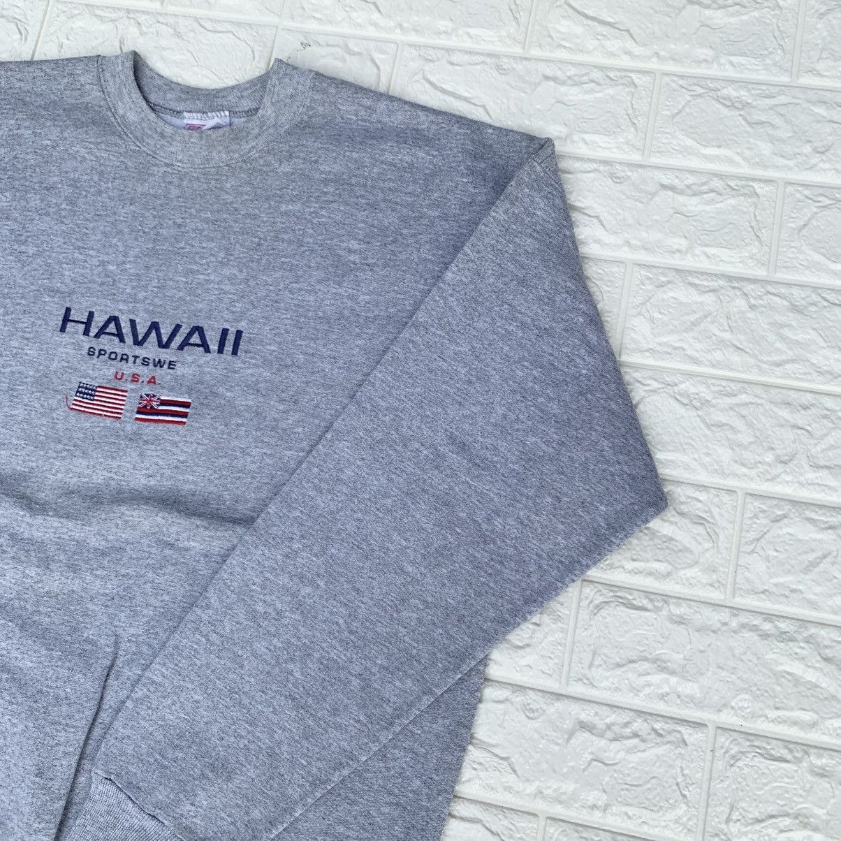 Hanes Vintage 90s Hanes Hawaii Sportswear USA Crewneck Sweatshirt Size US L / EU 52-54 / 3 - 6 Thumbnail