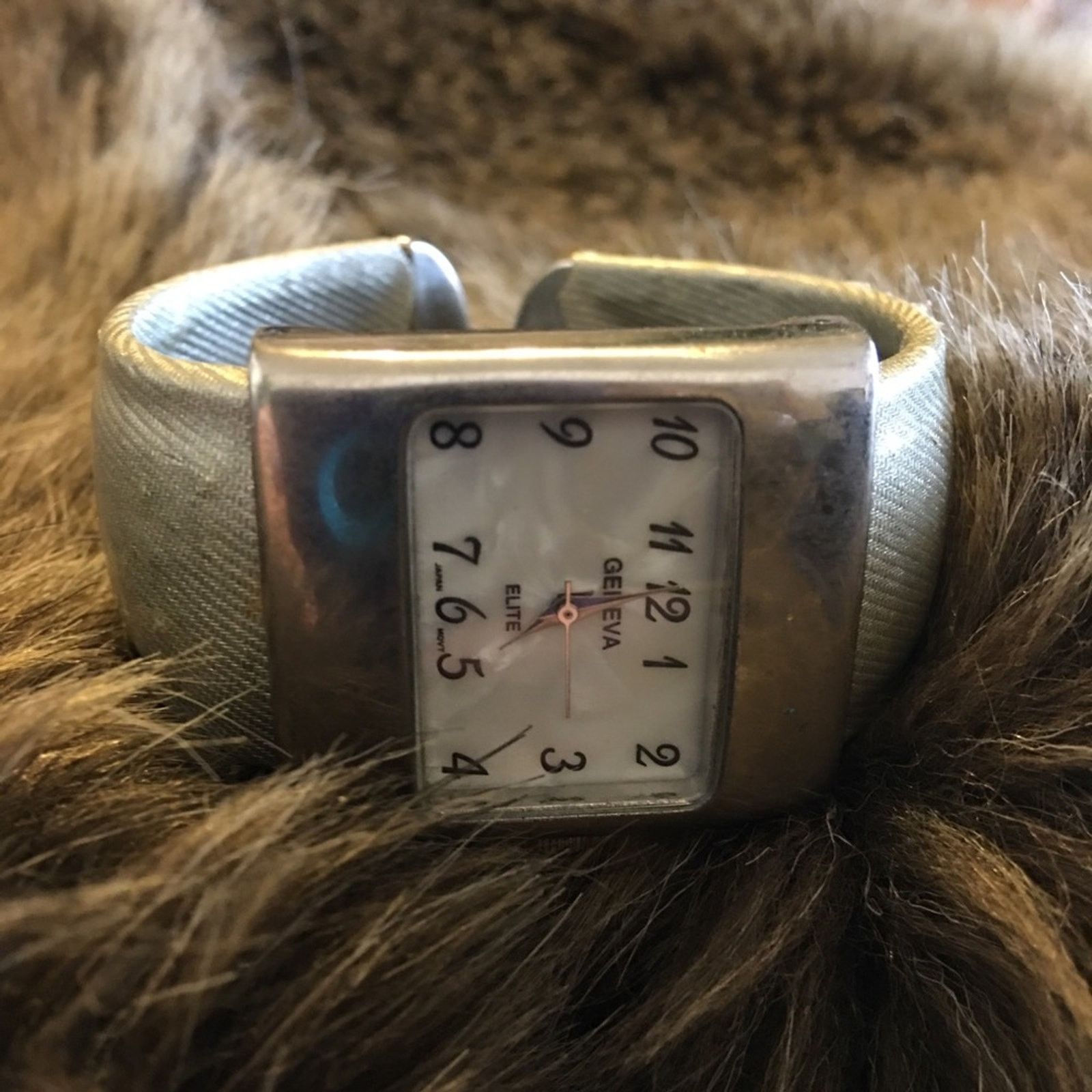 Geneva Ladies Geneva Elite #712 wide gray band cuff watch Size ONE SIZE - 4 Thumbnail