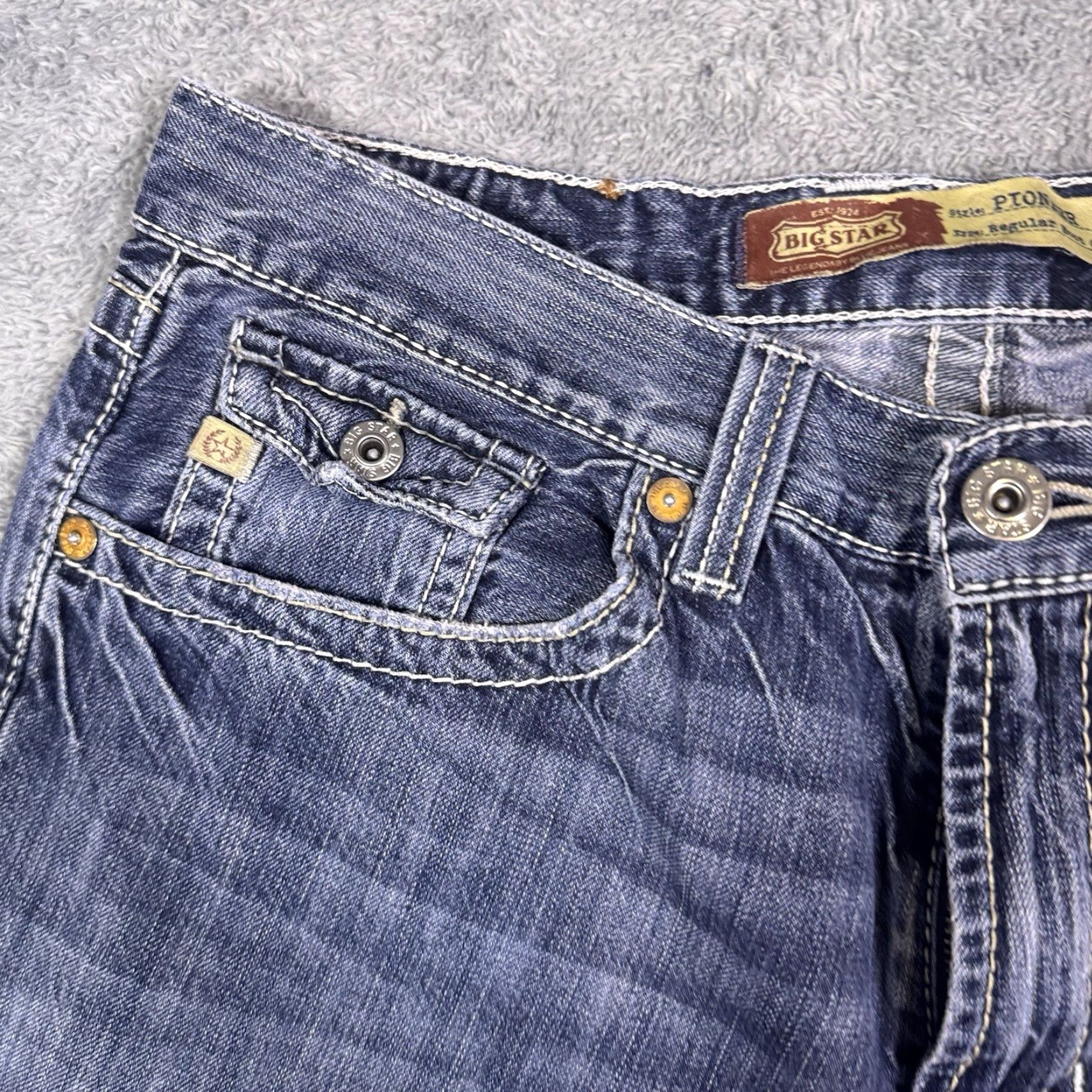 Vintage BIG STAR Jeans Men 34R Pioneer Bootcut 5-Pocket Denim Cowboy Whisker 100% Cotton Blue Mid Rise Regular 32in Inseam Zip Button Belt Loops 34 waist"} Size US 34 / EU 50 - 5 Thumbnail