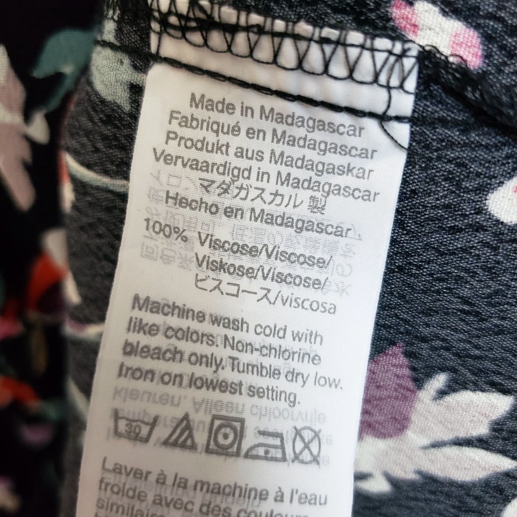 Madewell VINTAGE Madewell Womens Drifting Flowers Rhyme Top Sz Small Black Red Floral Size S / US 4 / IT 40 - 6 Thumbnail