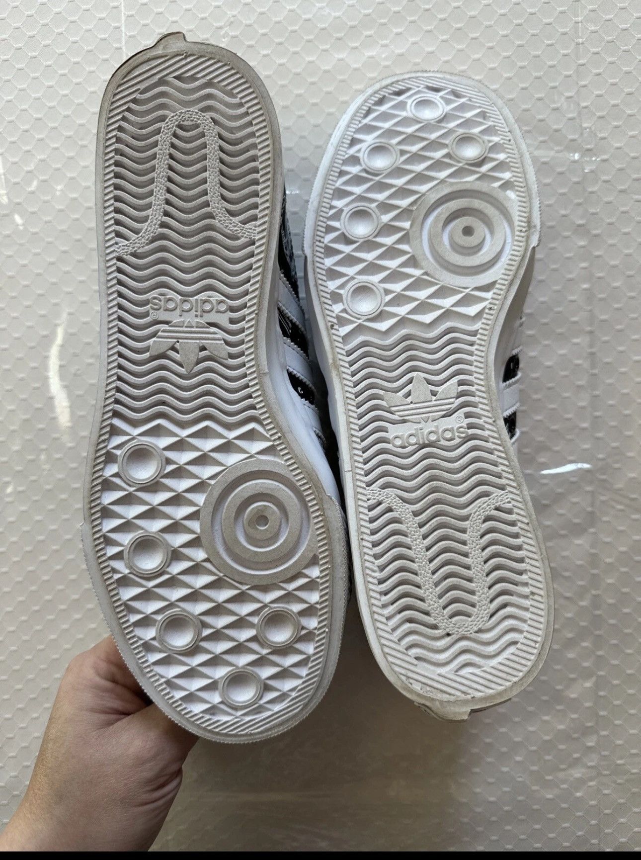 Adidas × Disney Adidas x Disney Nizaa Men's Size 7 Goofy Sneaker Size US 7 / EU 40 - 5 Thumbnail