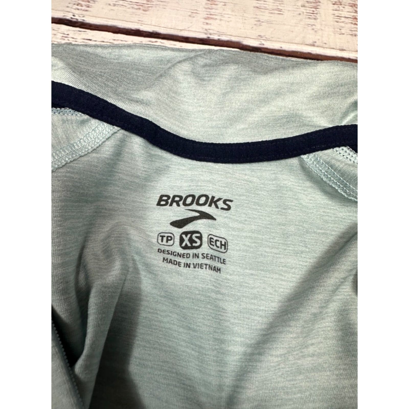 Brooks Brooks Womens Pullover Long Sleeve 1/2 Zip Activewear XS Light Blue Pullover, Blue, Casual, Activewear, Long Sleeve, XS, Womens Size XS / US 0-2 / IT 36-38 - 7 Thumbnail