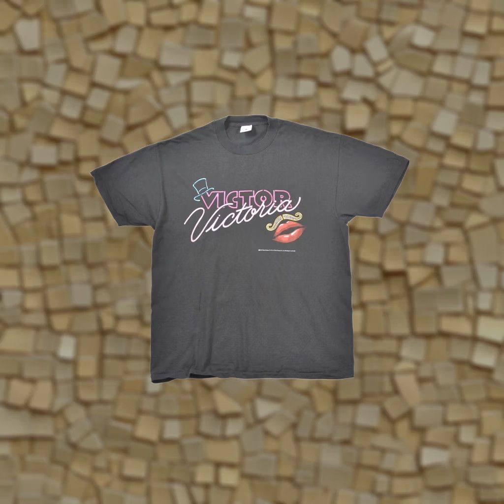 Delta Delta Victor Victoria Movie 1982 Turner Entmnt Vintage 2000s T-Shirt Tee Size L Black Mens Shirt Vintage Movie Theme M L T-Shirt Size US L / EU 52-54 / 3 - 1 Thumbnail