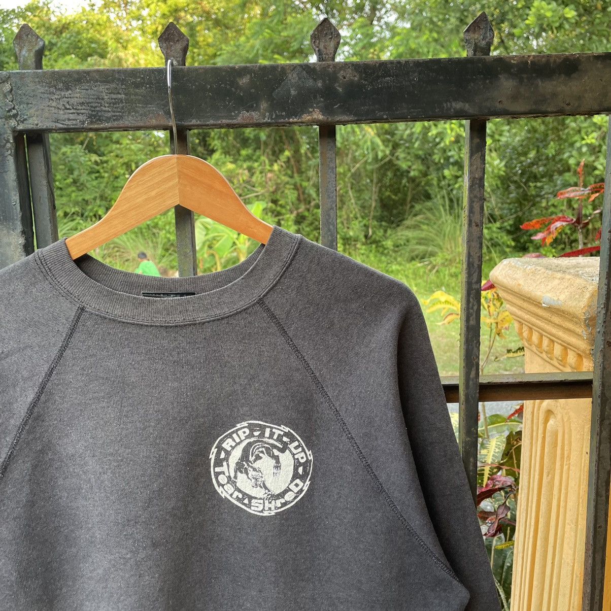 Other 🔥Vintage 90s Rip It Up Tear Shred Big Logo Surf Sweatshirts Size US M / EU 48-50 / 2 - 3 Thumbnail
