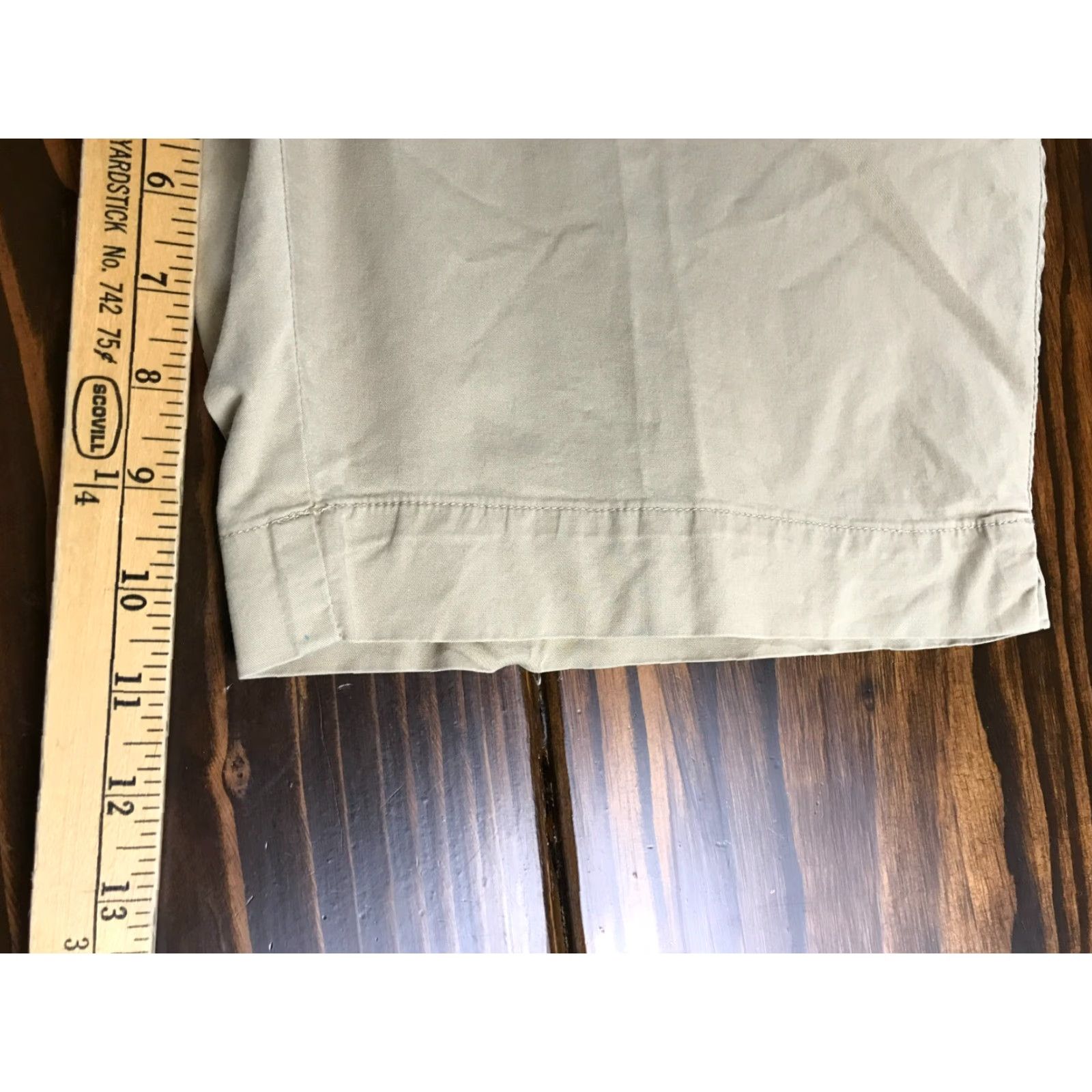 Vintage St. John's Bay Shorts Women's Size 12 Tan/Khaki Stretch Pockets Flat Front Size US 12 / IT 42 - 5 Thumbnail