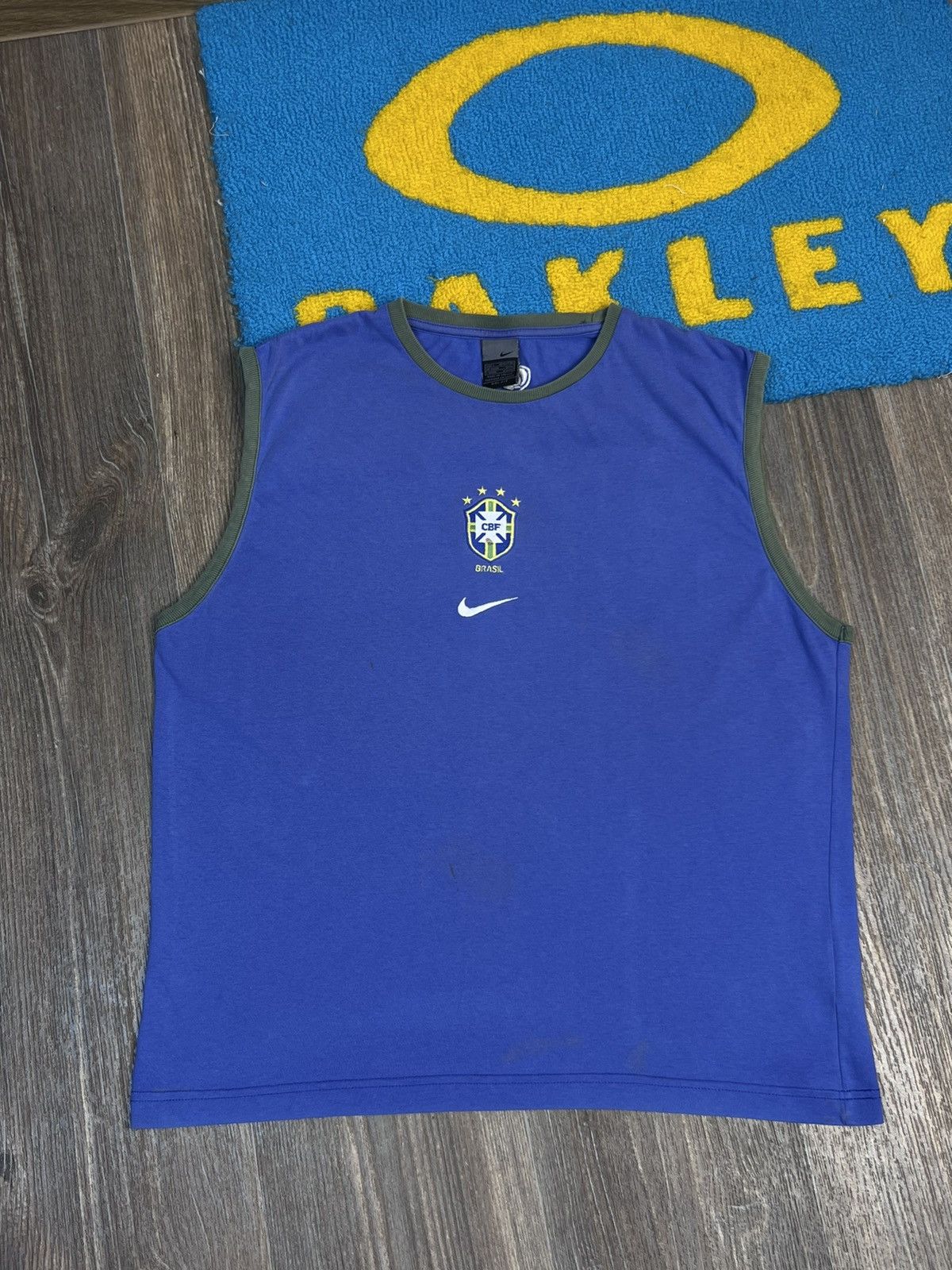 Nike Vintage 2004 Nike Brazil Center Logo blue sleeves jersey Size US L / EU 52-54 / 3 - 1 Thumbnail