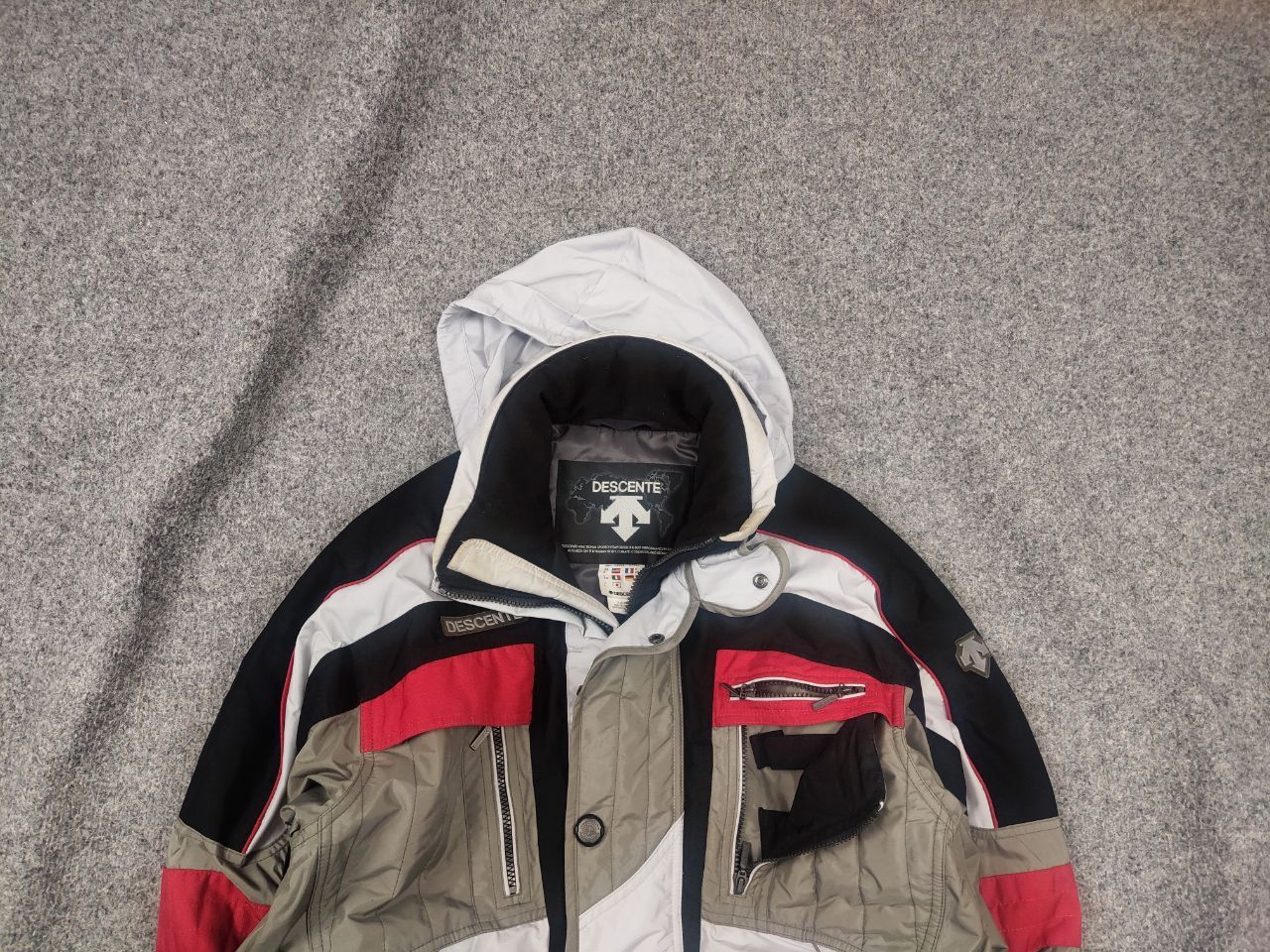 Descente Vintage Descente Airdrive Ski Zipper Hooded Jacket Logo Size US S / EU 44-46 / 1 - 2 Thumbnail