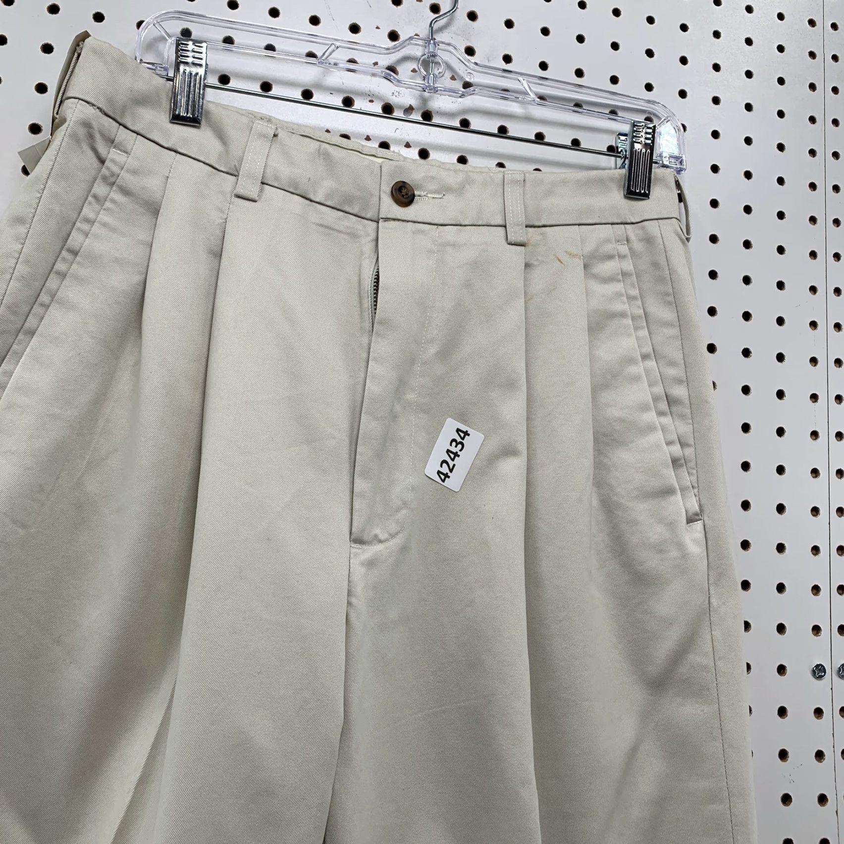 Haggar VINTAGE Haggar Khaki Chino Pants Mens 32x30 Beige Iron Free Pleated Hat? Size US 32 / EU 48 - 6 Thumbnail