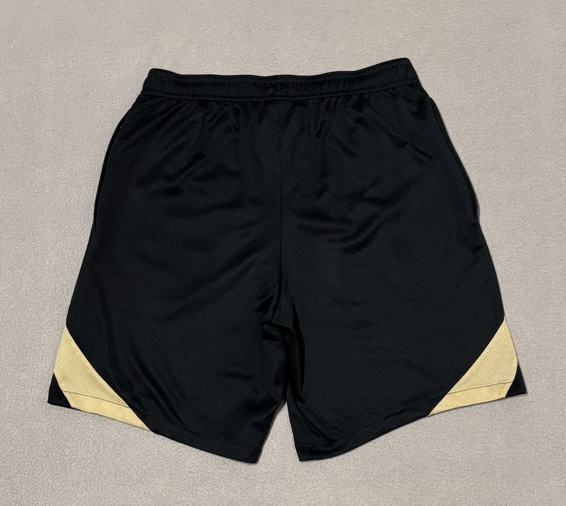 Nike Chelsea FC 2022/2023 Nike Football Shorts Size M Size US 32 / EU 48 - 12 Thumbnail