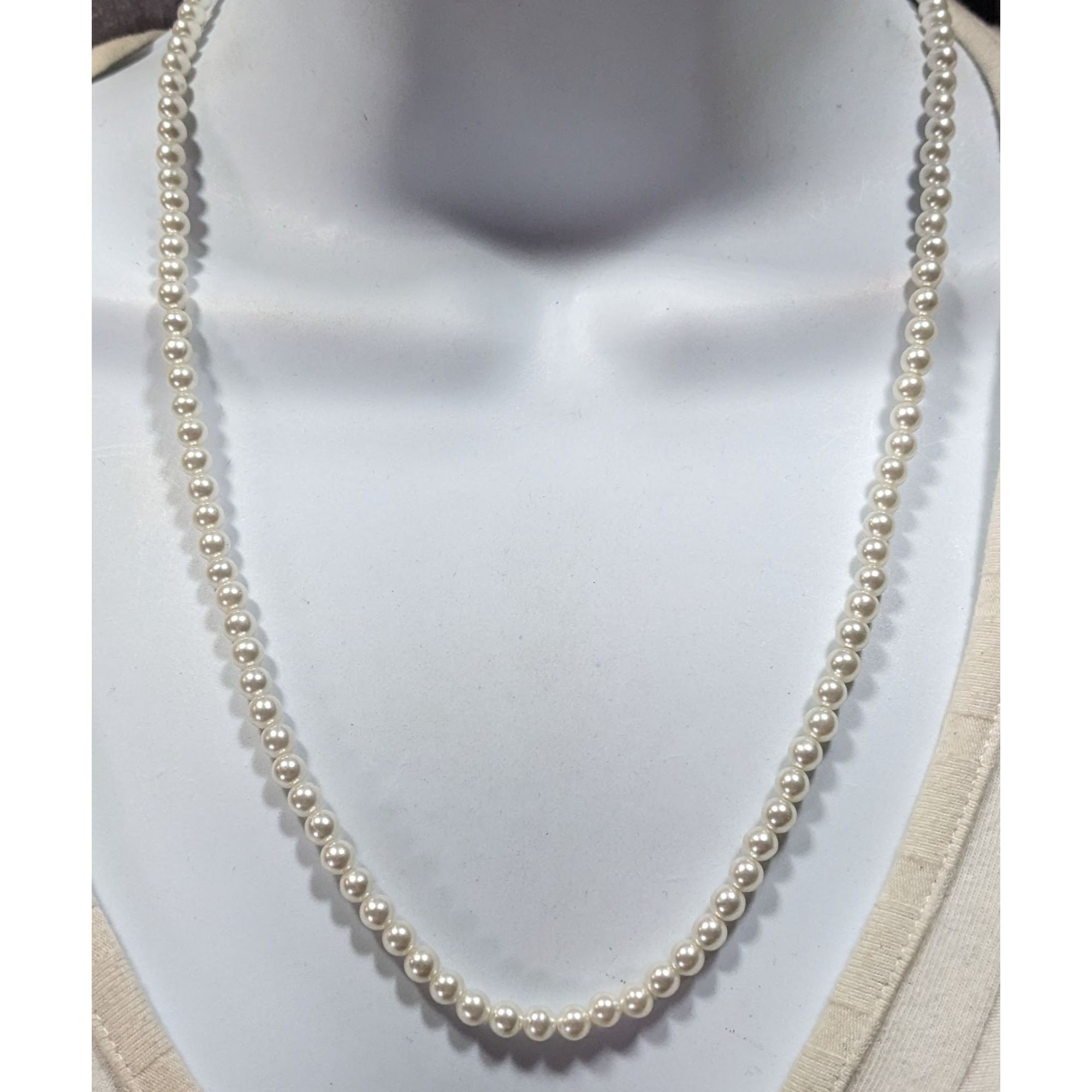 Other Casual Lightweight White Faux Pearl Necklace Size ONE SIZE - 4 Thumbnail