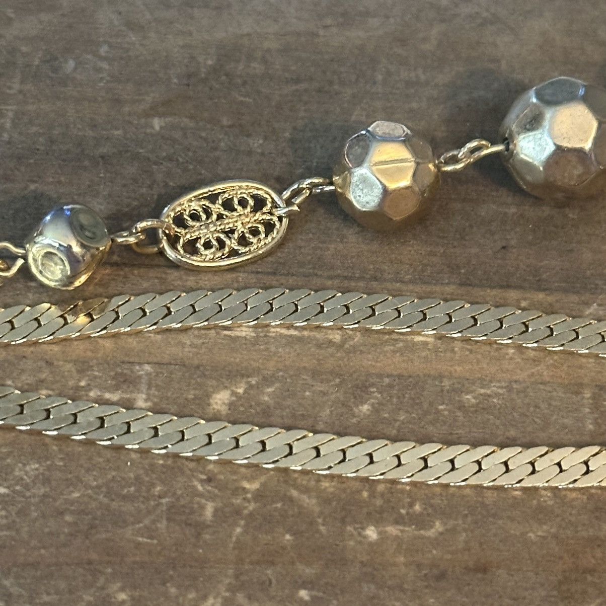 Other Gold tone herringbone stationed bead necklace Size ONE SIZE - 3 Thumbnail