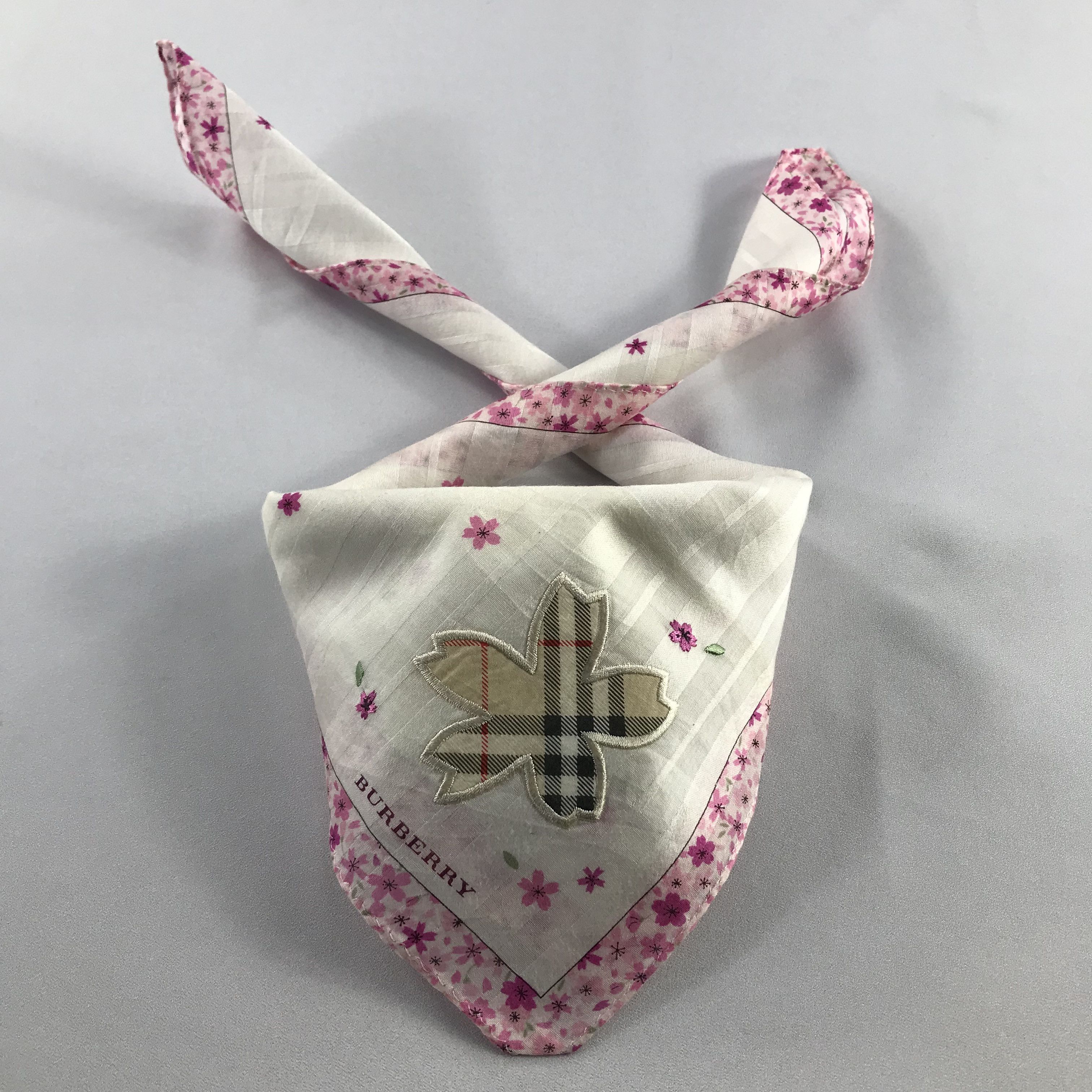 Burberry Burberry Handkerchief / Bandana / Neckerchief C560 Size ONE SIZE - 1 Thumbnail