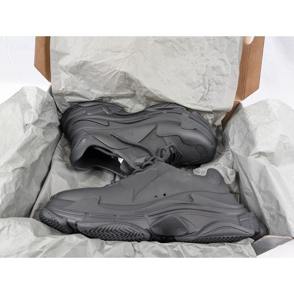 Balenciaga o1rshd1 Molded Triple S Sneakers in Black Size US 11 / EU 44 - 22 Thumbnail