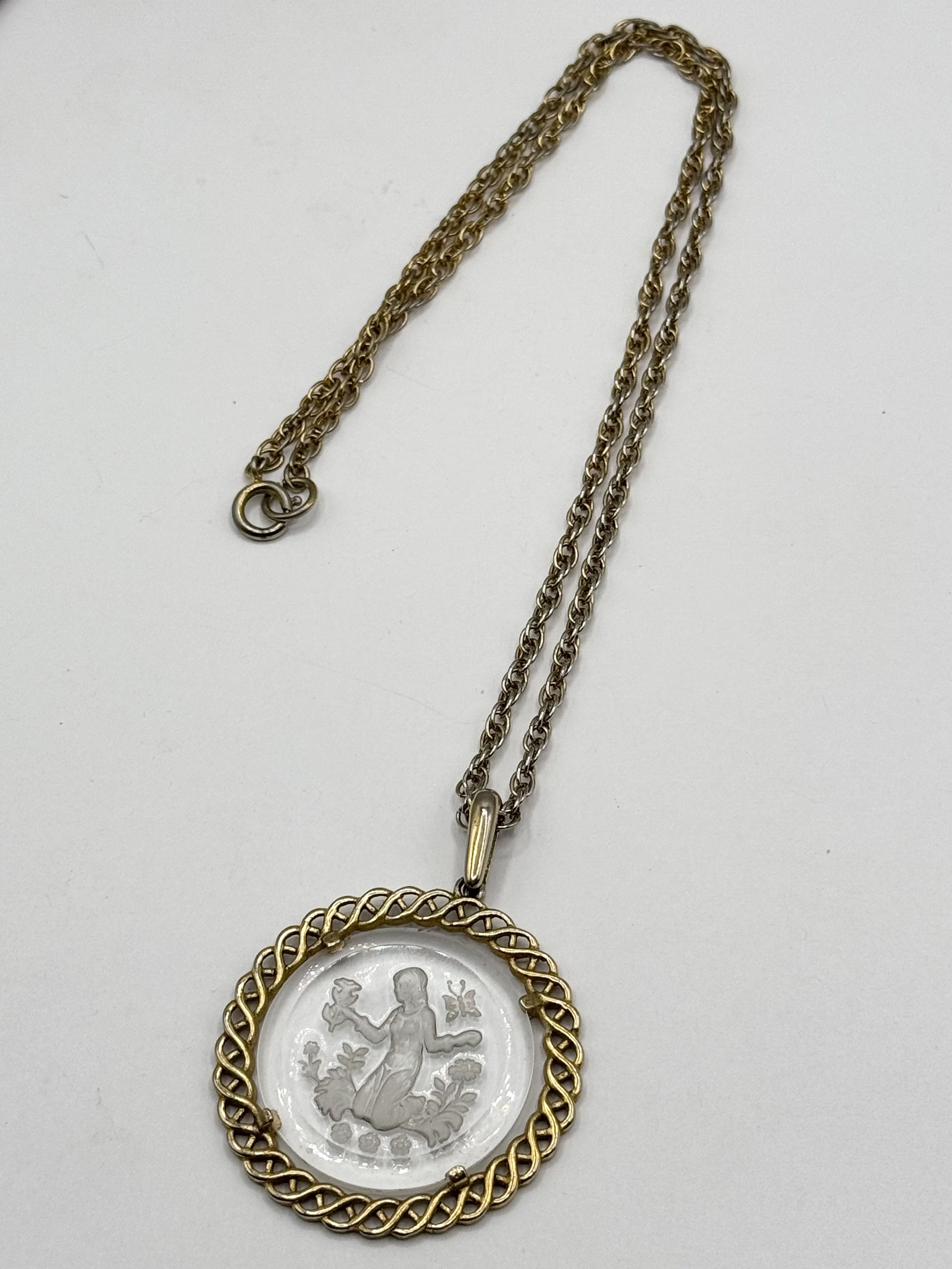 Vintage Vintage Crown Trifari Lucite Zodiac Intaglio Pendant Necklac Size ONE SIZE - 3 Thumbnail