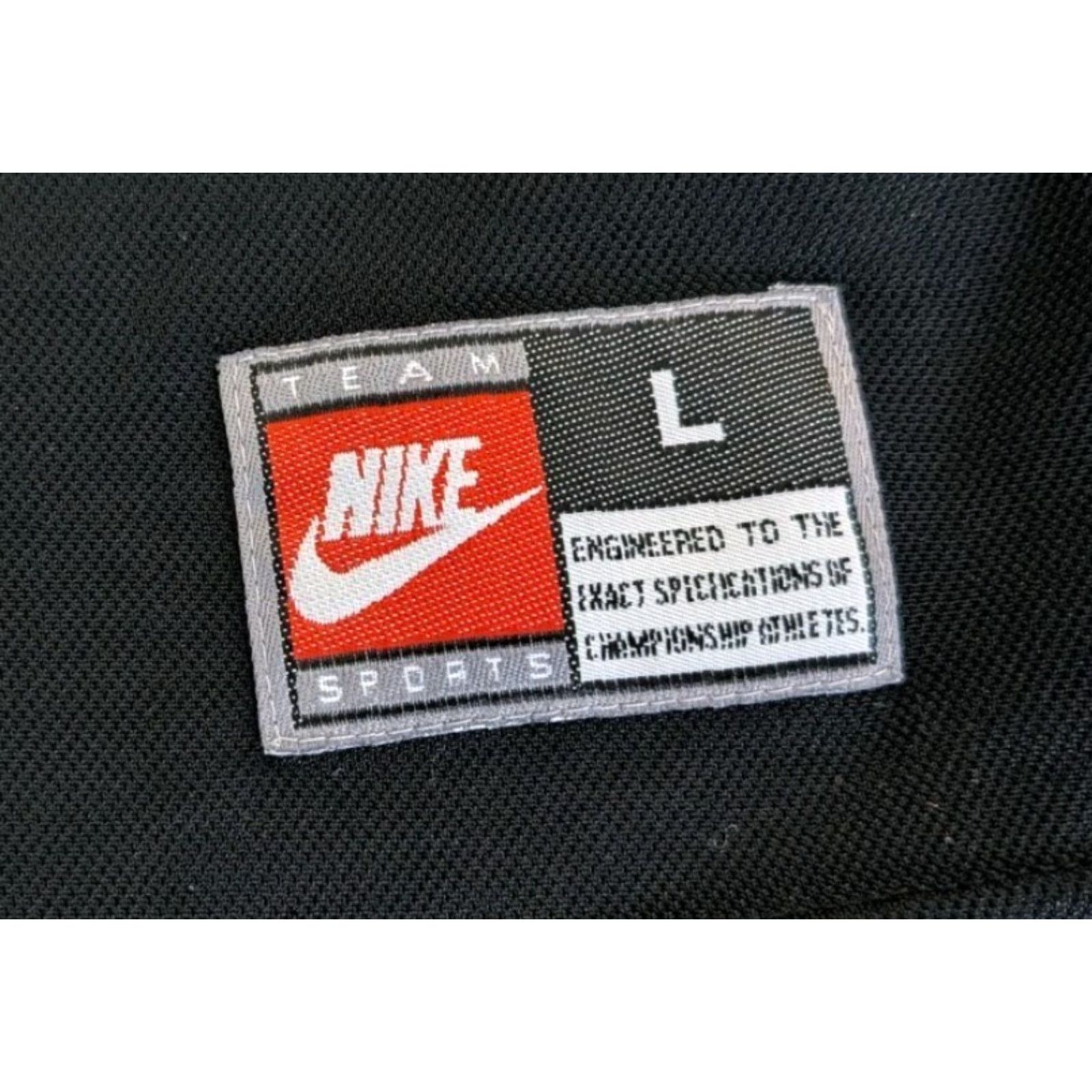 Nike VINTAGE Nike Team Shirt Mens Black Jersey Tee Shirt V-Neck Size L USA Made Size US L / EU 52-54 / 3 - 2 Thumbnail