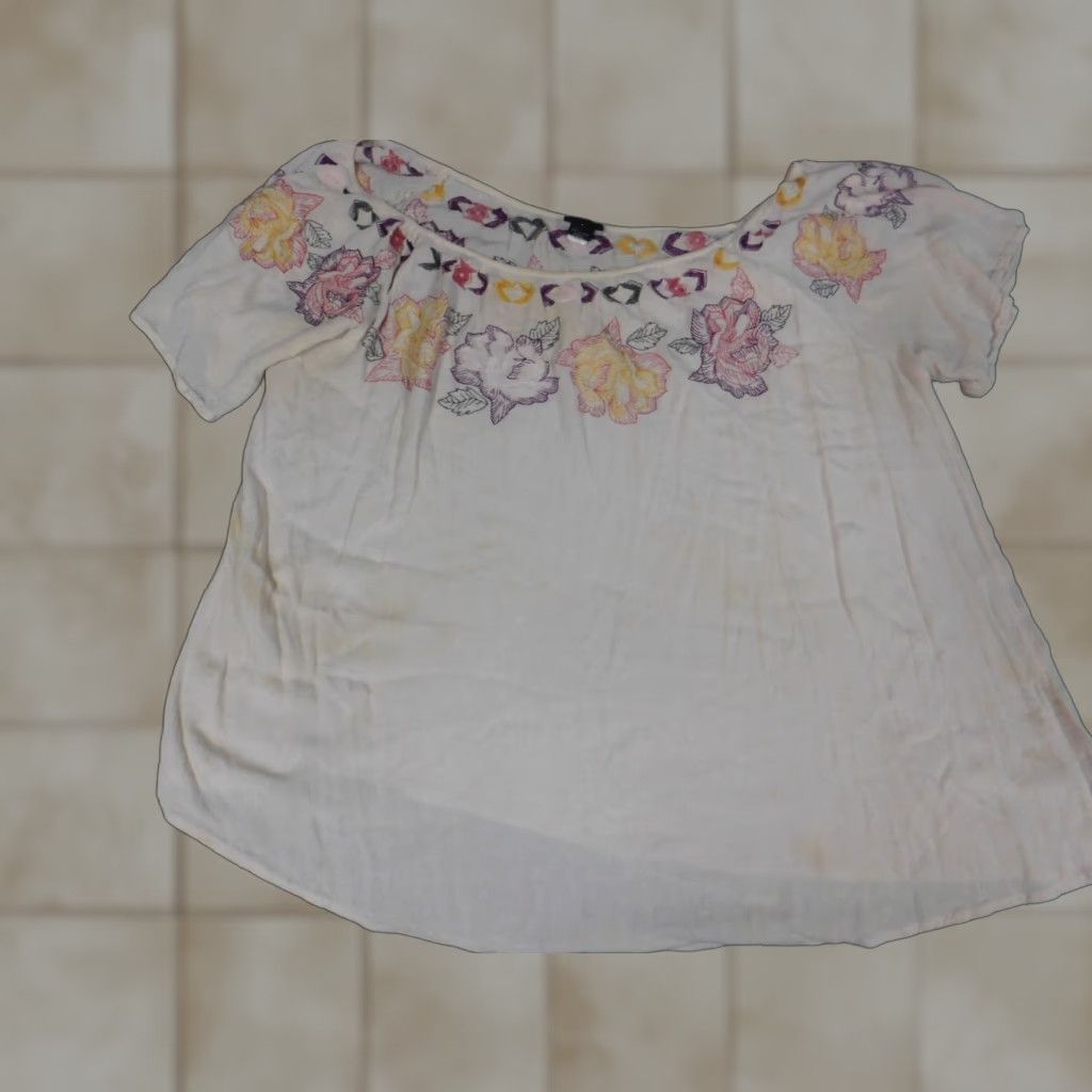 Torrid Torrid Blouse Womens 1 Beige Short Sleeve Floral Graphic Collared Pullover Cotton Rayon Button Casual Regular Classic Stretch Vintage No N/A Size XS / US 0-2 / IT 36-38 - 1 Thumbnail