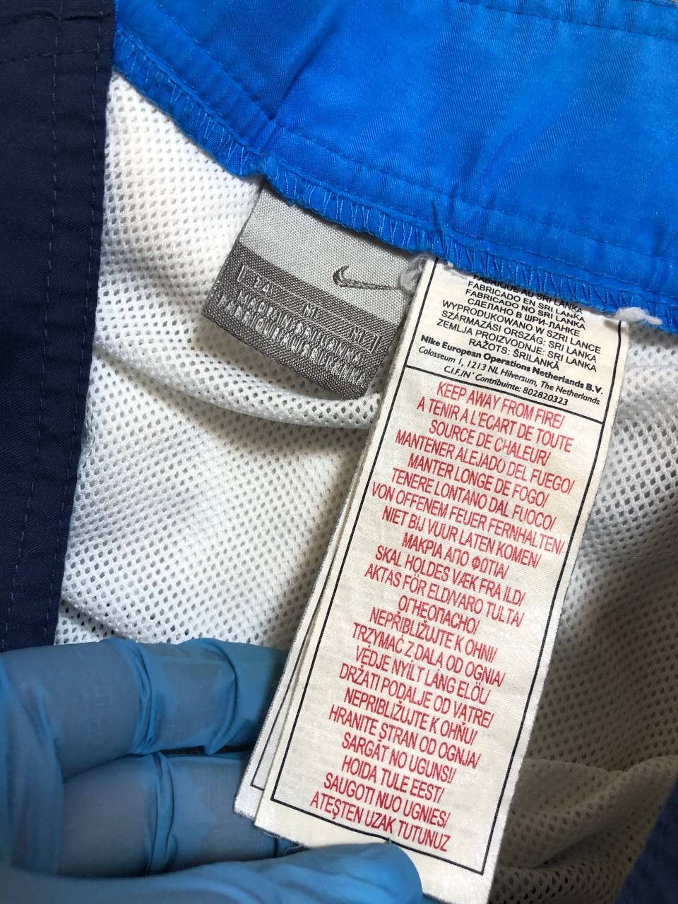 Nike Vintage Mens Vintage Nike nylon shorts 90s streetwear Size US 32 / EU 48 - 2 Thumbnail
