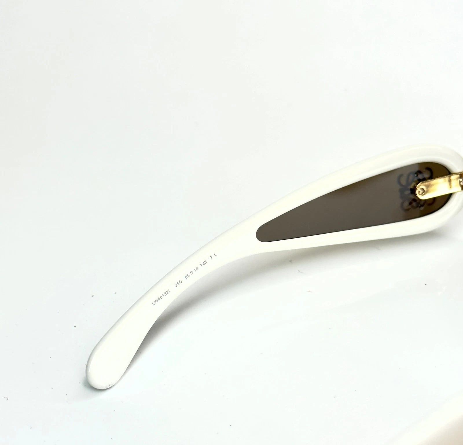 Loewe LOEWE LW40132I 40132 ANAGRAM PAULA IBIZA Mask White Sunglass Size ONE SIZE - 5 Thumbnail