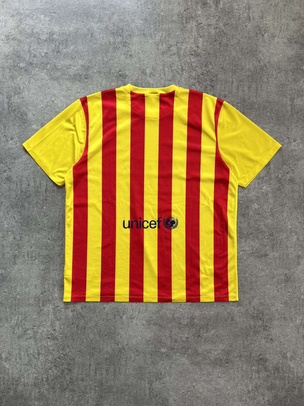 Nike 2013/2014 Nike FC Barcelona Vintage Soccer Jersey T-Shirt Size US XL / EU 56 / 4 - 7 Thumbnail
