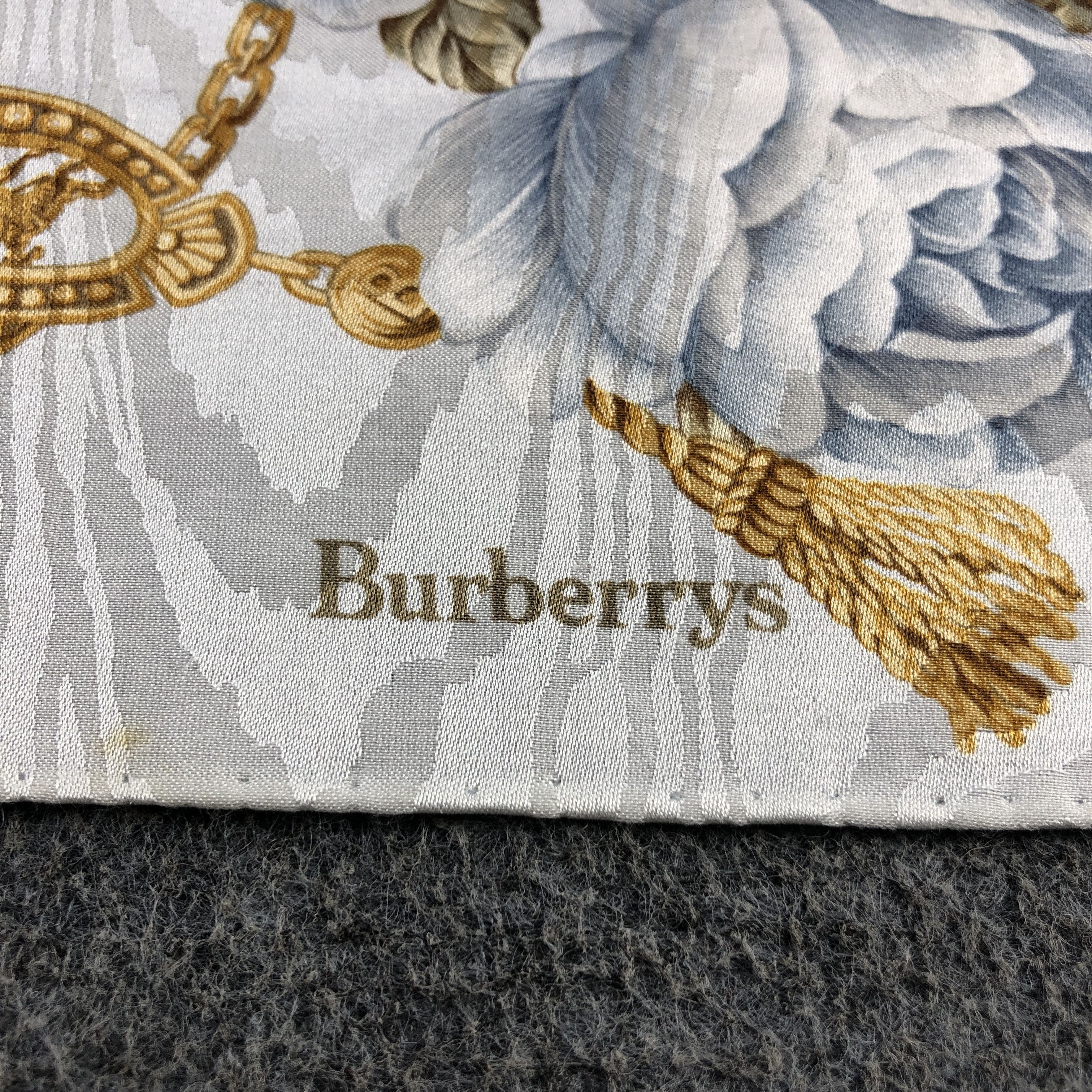 Burberry Burberry Floral Handkerchief Neckerchief Bandana H2730 Size ONE SIZE - 4 Thumbnail