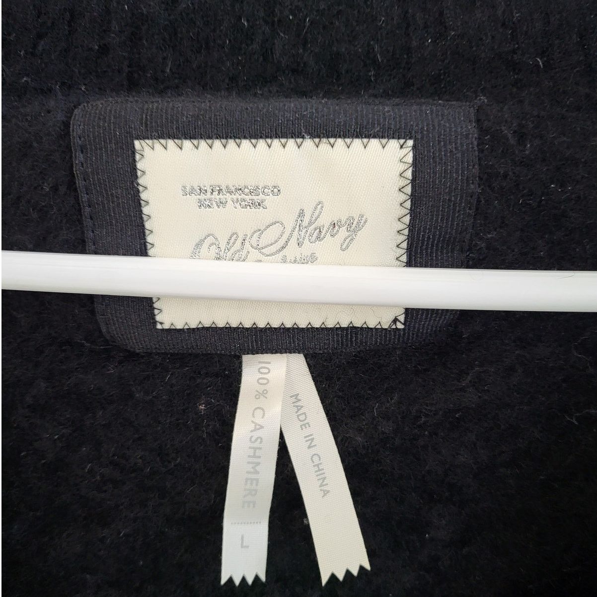 Old Navy Old Navy Black Cashmere V Neck Sweater - Large Size L / US 10 / IT 46 - 3 Thumbnail