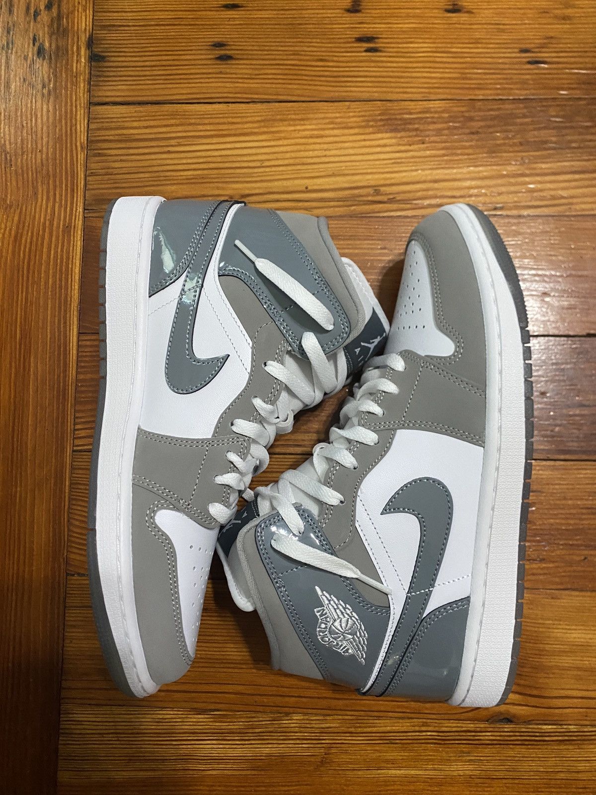 Jordan Brand Air Jordan 1 MID SE Size US 9 / EU 42 - 3 Thumbnail