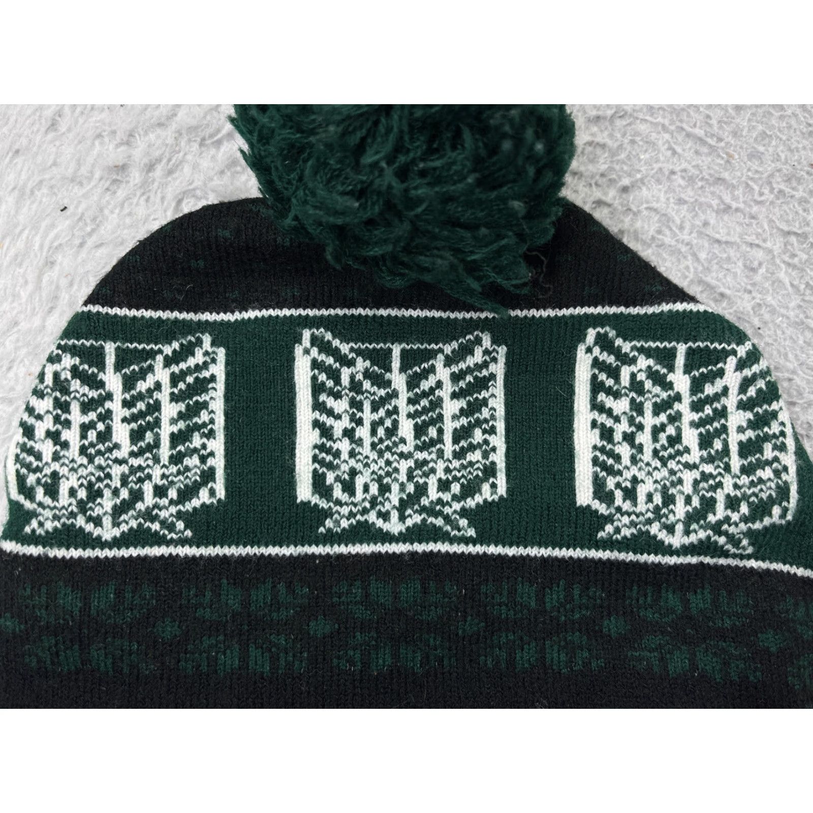 Hot Topic Attack On Titan Beanie Toque Adult One Size Green Anime Knit Hat - Hot Topic Size ONE SIZE - 3 Thumbnail