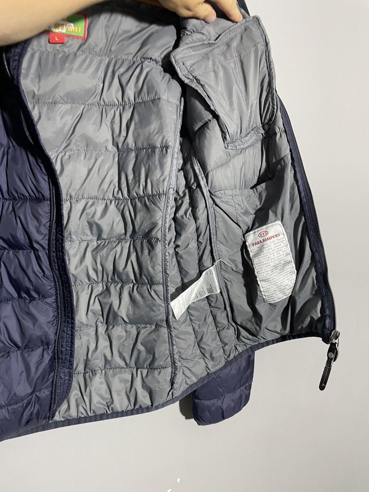 Parajumpers Parajumpers super light weight jacket size L Size US L / EU 52-54 / 3 - 11 Thumbnail
