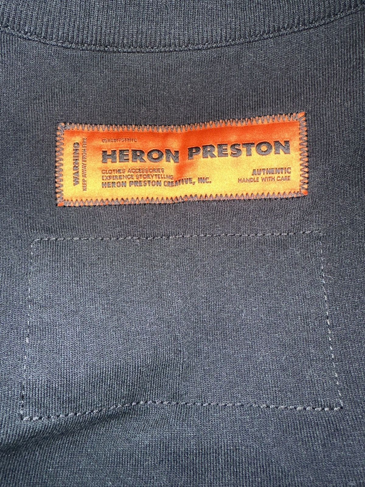 Heron Preston Heron Preston size xxl flame logo t shirt pre owned Size US XXL / EU 58 / 5 - 4 Thumbnail