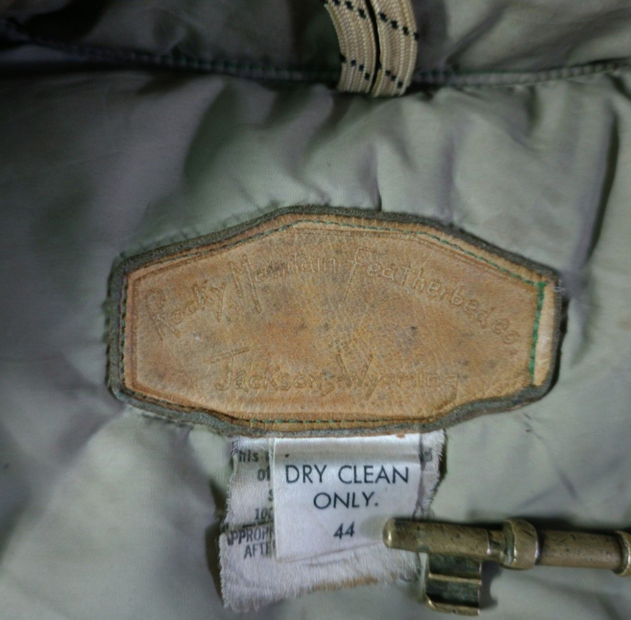 Rocky Mountain Featherbed Vintage 70s Rocky Mountain Distressed Puffle Veast. Size US M / EU 48-50 / 2 - 3 Thumbnail