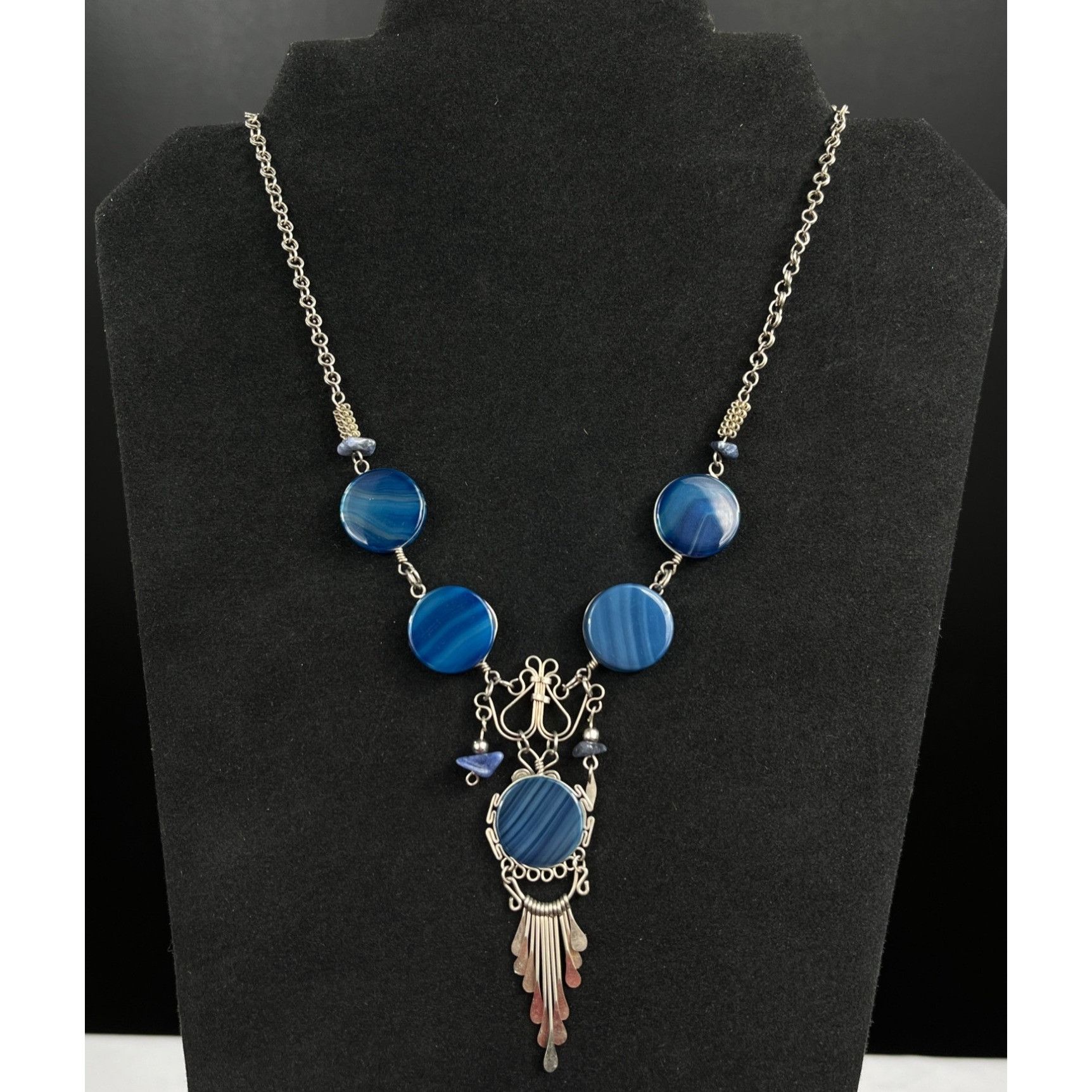 Vintage Vintage SKU 026 Silver Tone Blue Agate Pendant Necklace Size ONE SIZE - 1 Thumbnail
