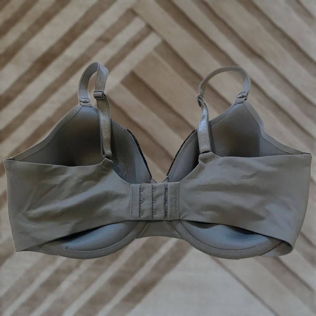 Vintage Olga Bra 38DD Full Coverage Black Lace Underwire Grey 35445 Size ONE SIZE - 1 Thumbnail