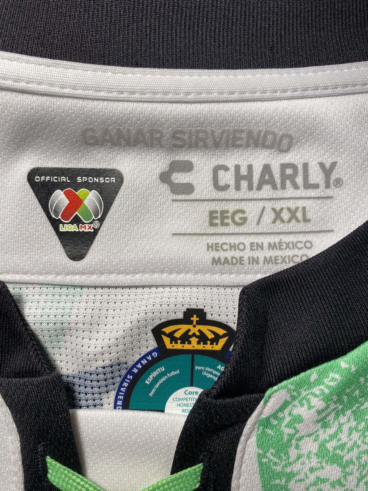 Other BNWT Special Edition LS Santos Laguna football shirt Size US XXL / EU 58 / 5 - 7 Thumbnail