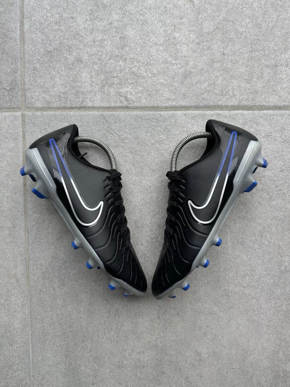 Nike Nike Tiempo Legend 10 Club Black/Chrome-Hyper Royal Men's Size US 8 / EU 41 - 2 Thumbnail