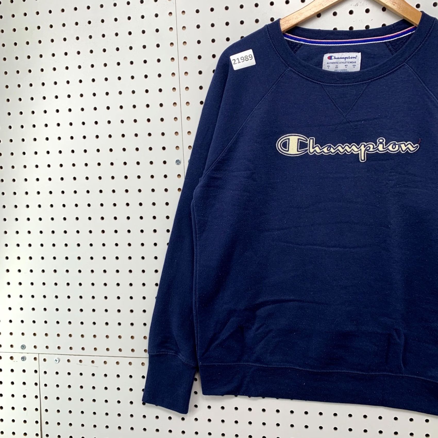 Champion Champion Sweatshirt Navy Blue Womens Medium Crewneck Pullover Size M / US 6-8 / IT 42-44 - 3 Thumbnail