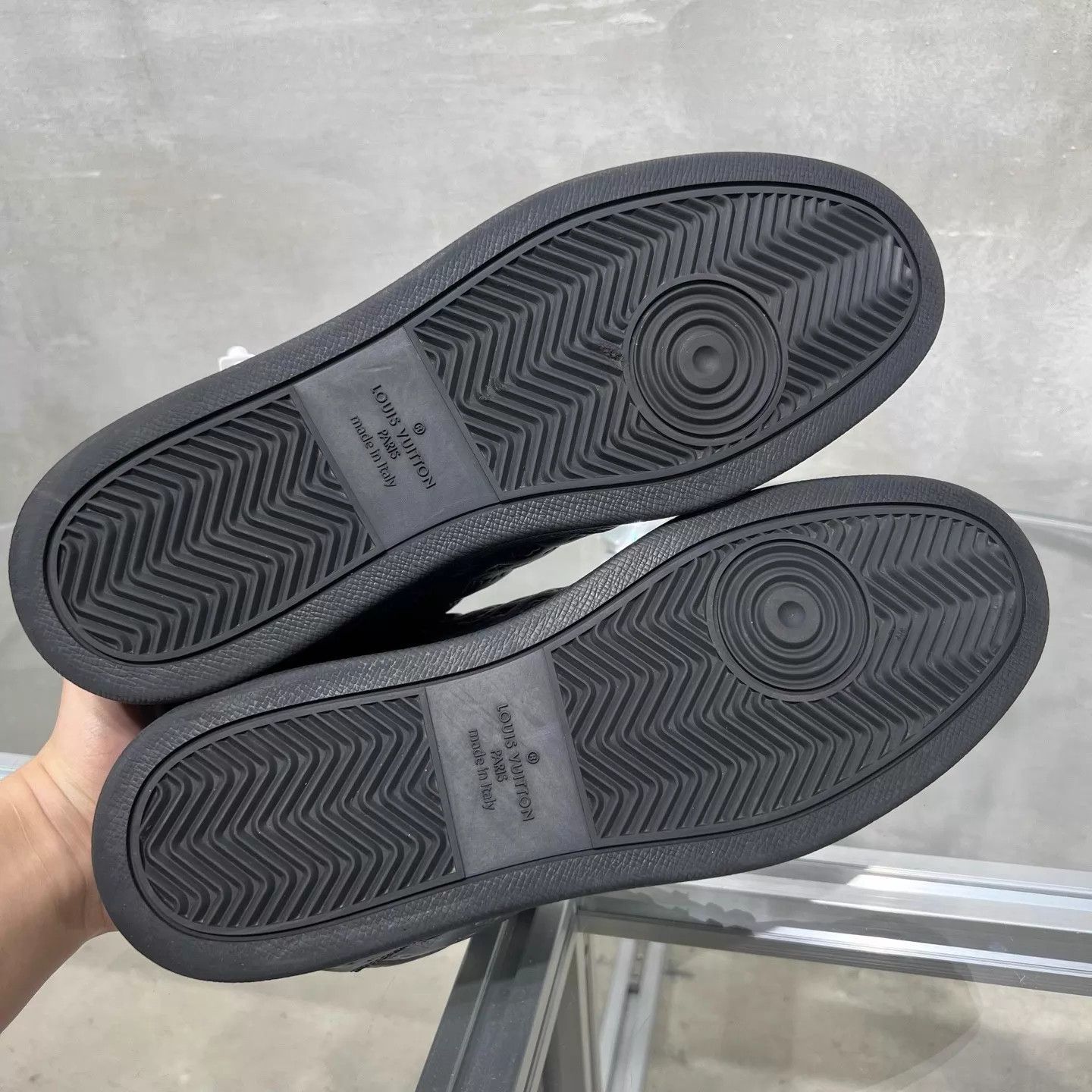 Louis Vuitton LV Rivoli Black Monogram All-Over Sneaker UK8/42 Size US 9 / EU 42 - 7 Thumbnail