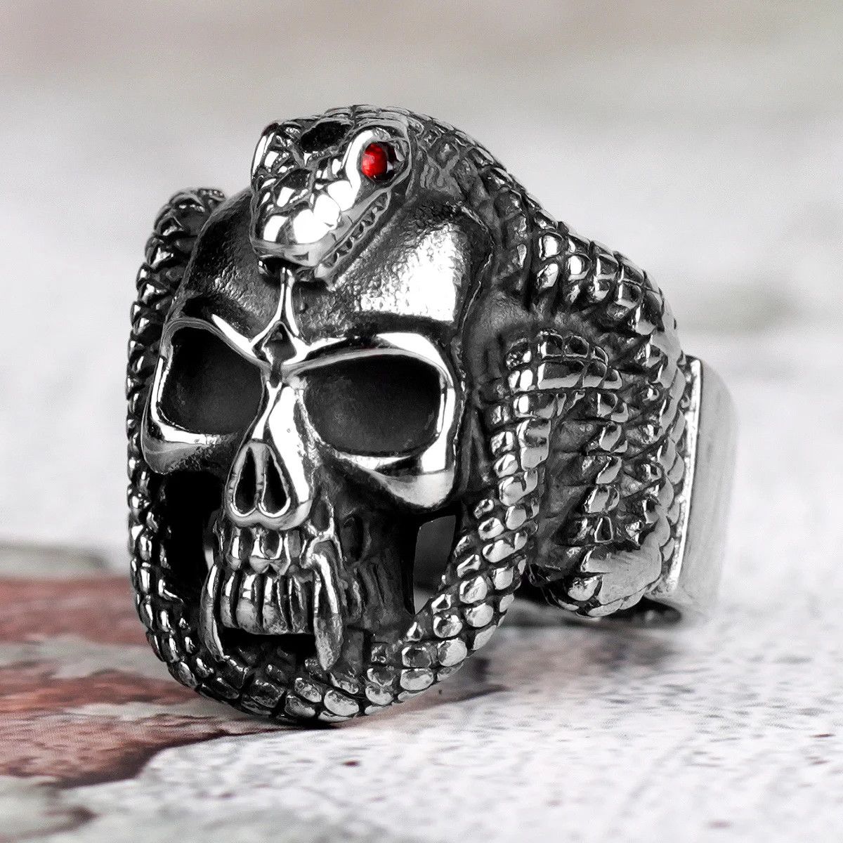 Japanese Brand × Jewelry × Vintage Red Eyes Skull Ring Size ONE SIZE - 1 Thumbnail