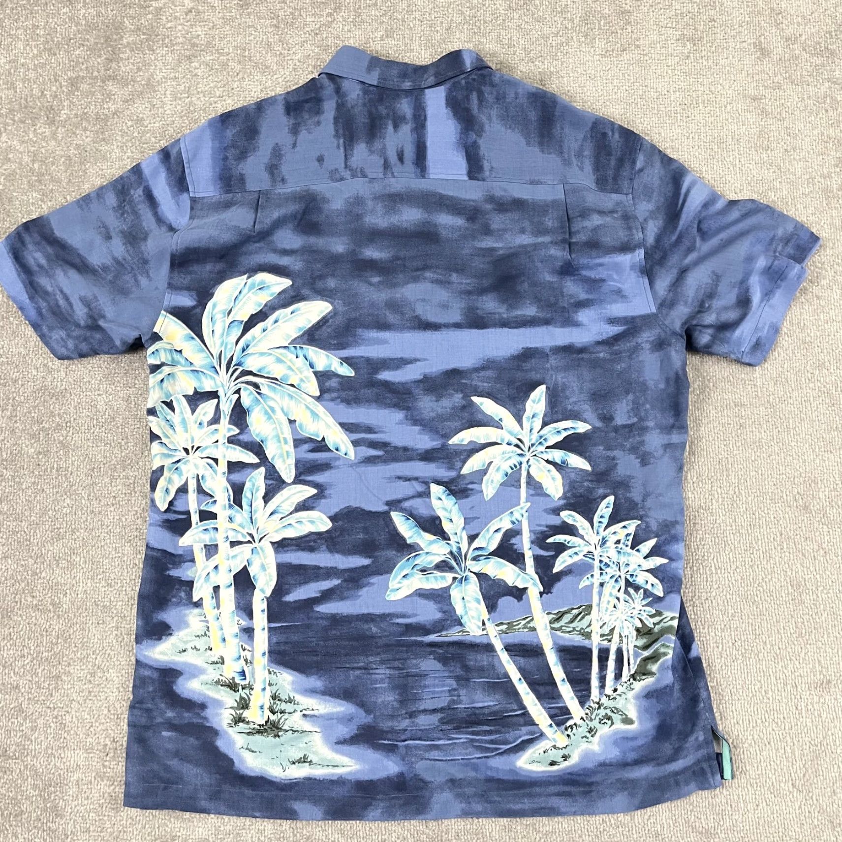 Tommy Bahama TOMMY BAHAMA Shirt Men L Blue Palm Trees 100% Silk Hawaiian Resort Button Up Regular Fit Short Sleeve Size US L / EU 52-54 / 3 - 6 Thumbnail