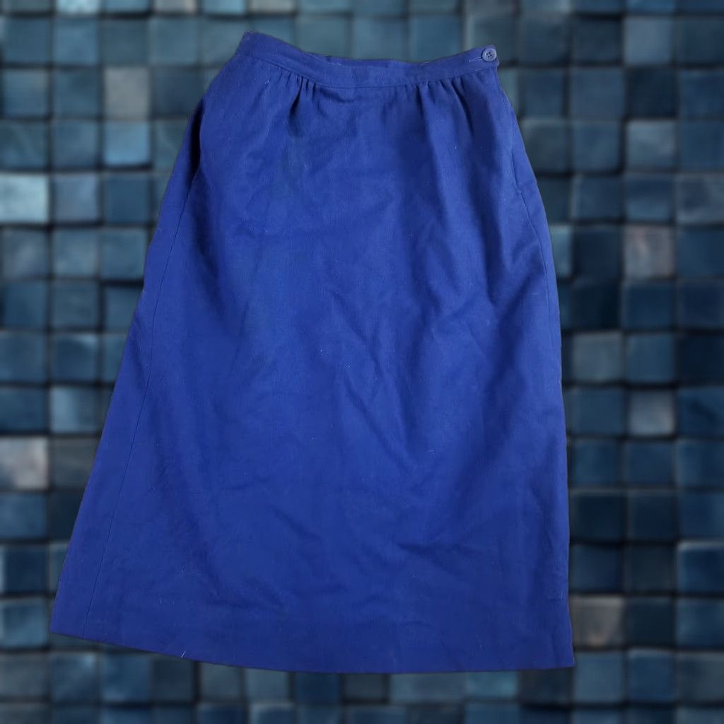 Pendleton VINTAGE Pendleton Skirt Women Wool Plaid 24X26 Knee Length A-Line Career Wear Purple Blue Size 42" / US 20 - 1 Thumbnail