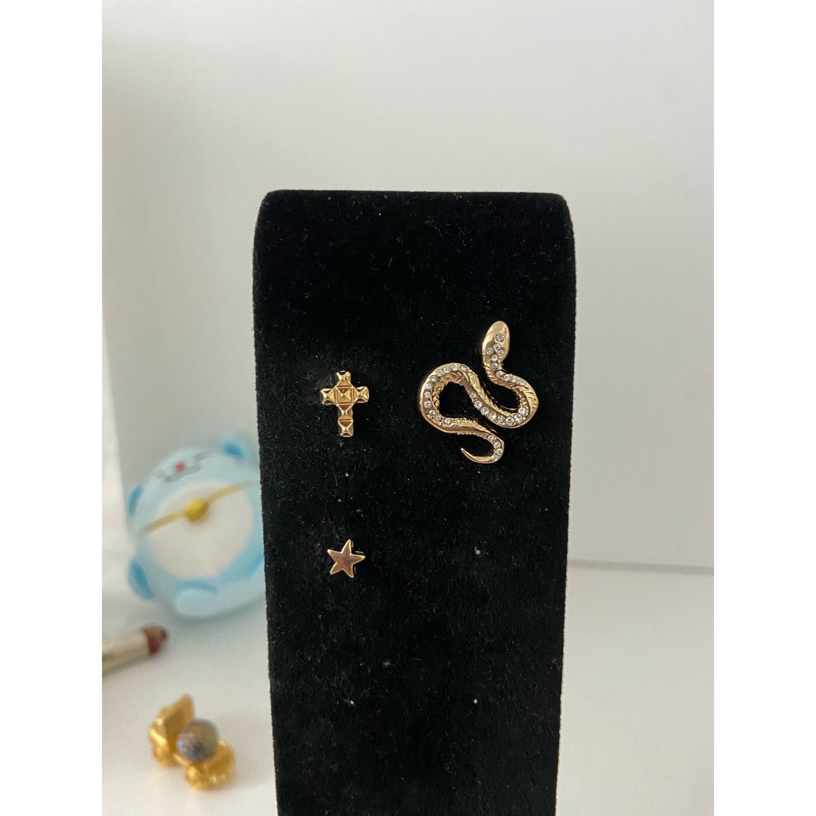 Other Snake earrings gold tone with rhinestone Size ONE SIZE - 1 Thumbnail