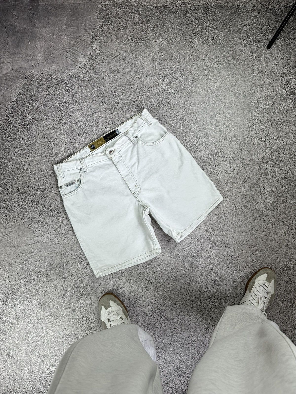 Jean × Levi's × Vintage Vintage Levi’s Silver Tab Lean Baggy Short 90s USA Y2K Size US 33 - 3 Thumbnail