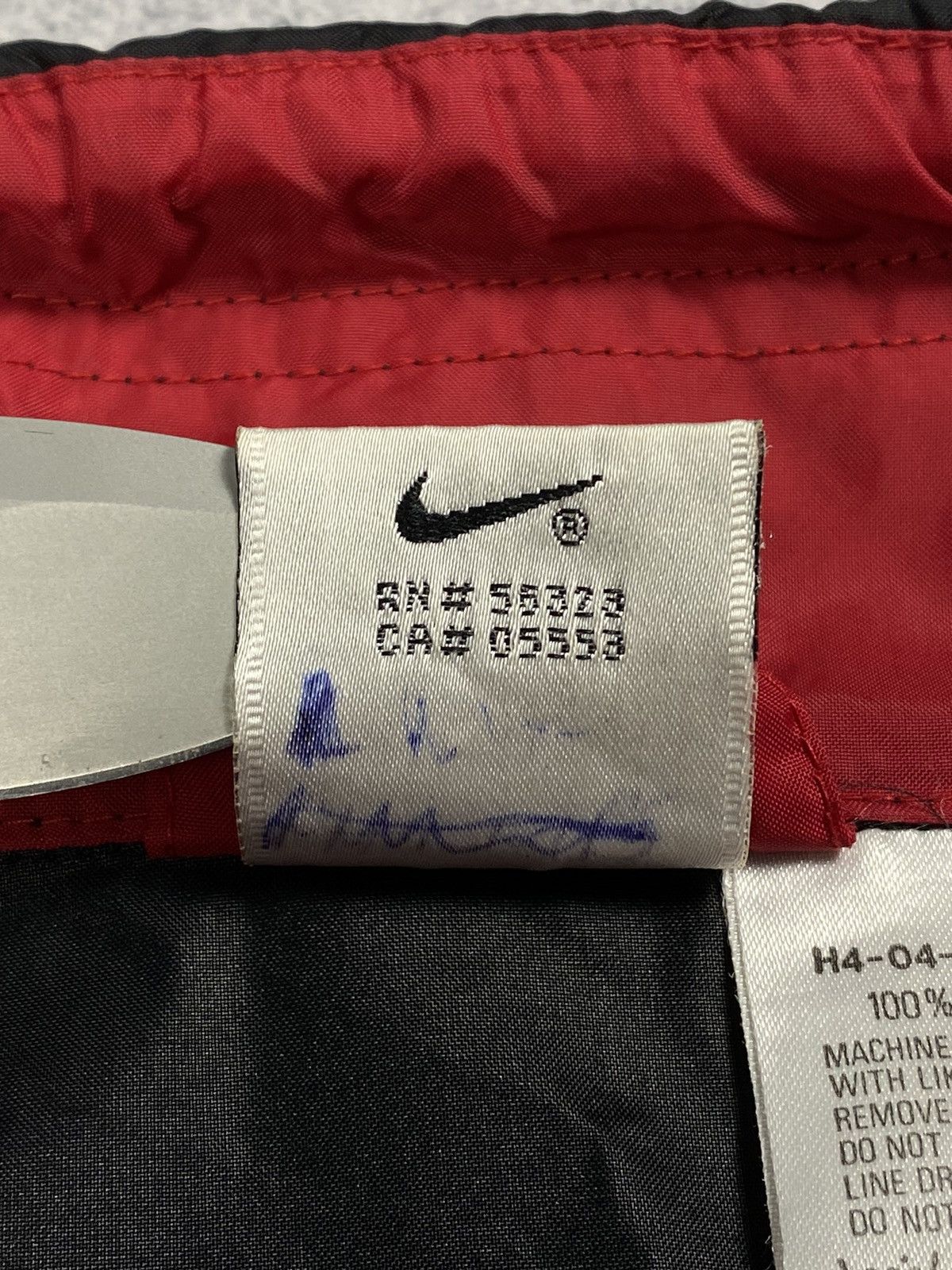 Nike Vintage 90s Nike Windrunner Activewear Light Track Jacket Size US L / EU 52-54 / 3 - 22 Thumbnail